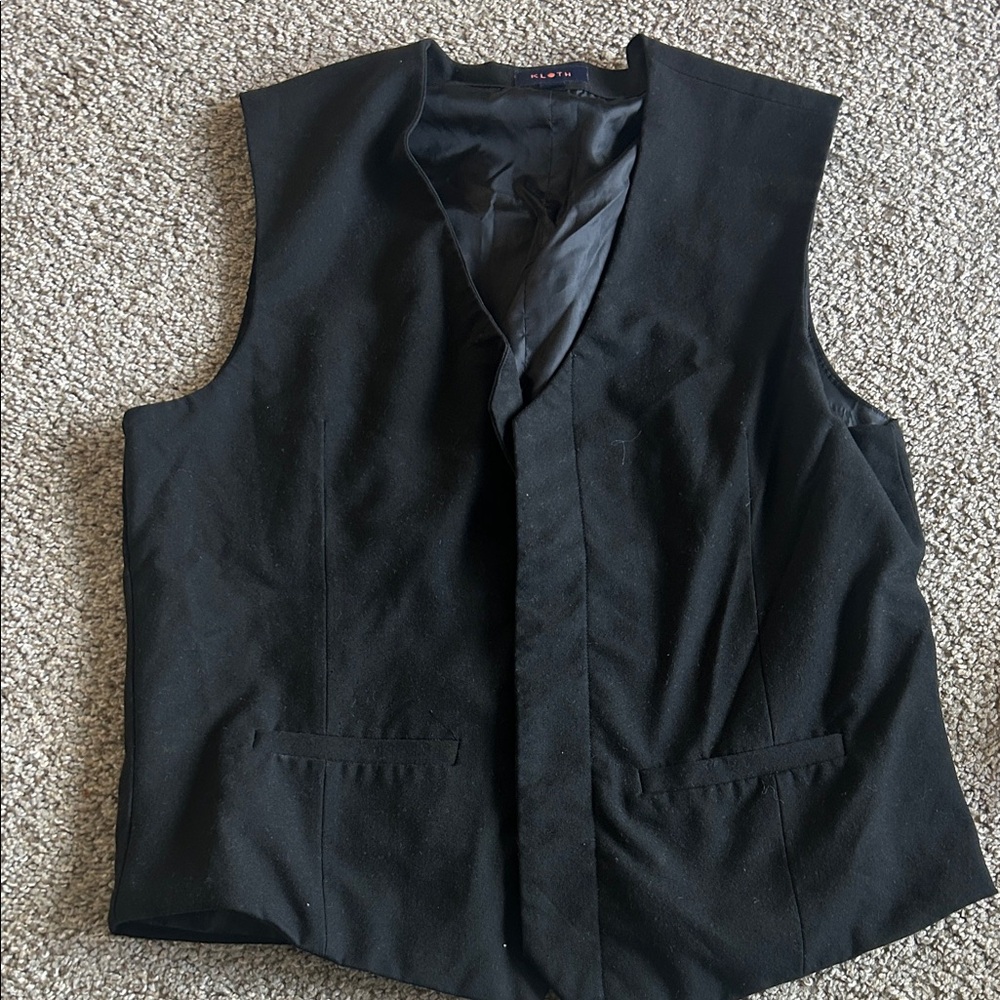 Black Sleeveless Varsity Jacket